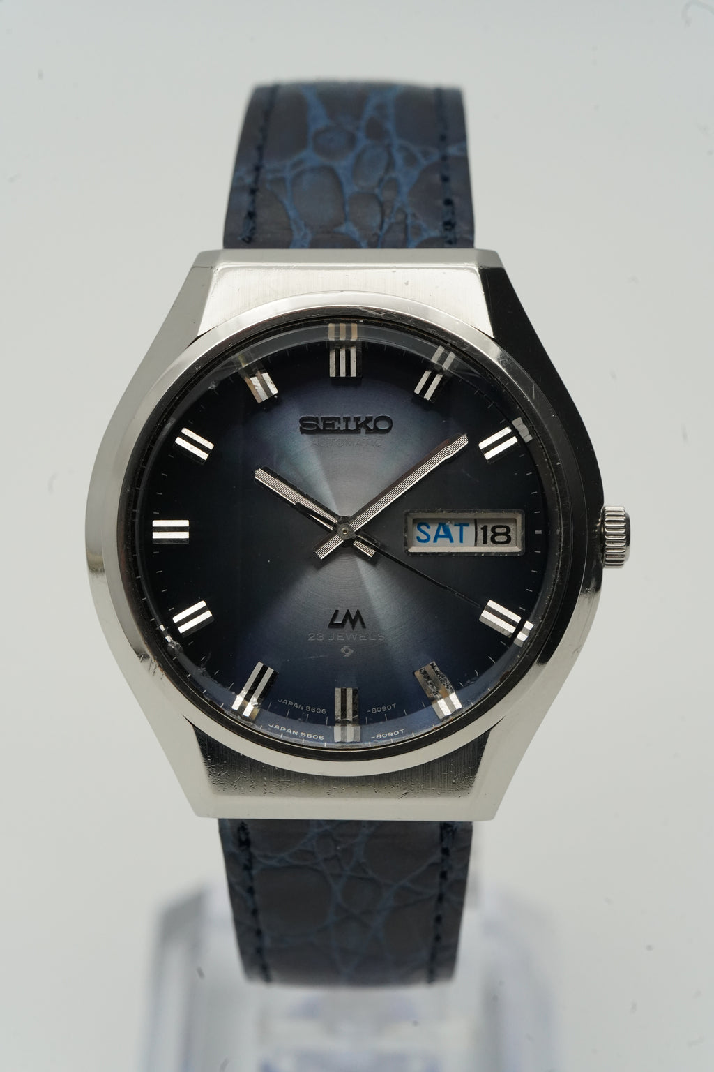 Seiko LM 5606-8061 – May 1975 – Blue Dial – Sharp Case