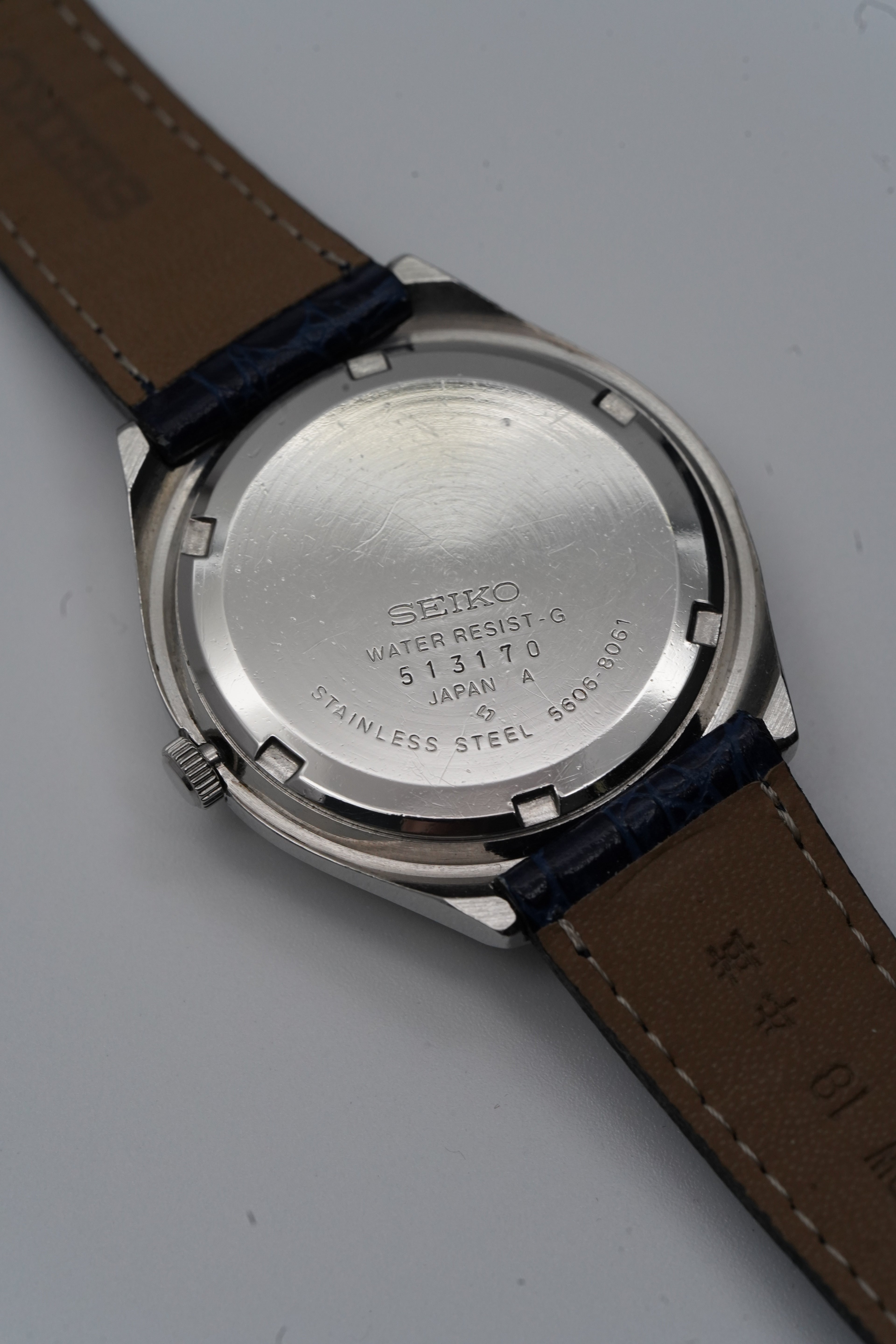 Seiko LM 5606-8061 – May 1975 – Blue Dial – Sharp Case