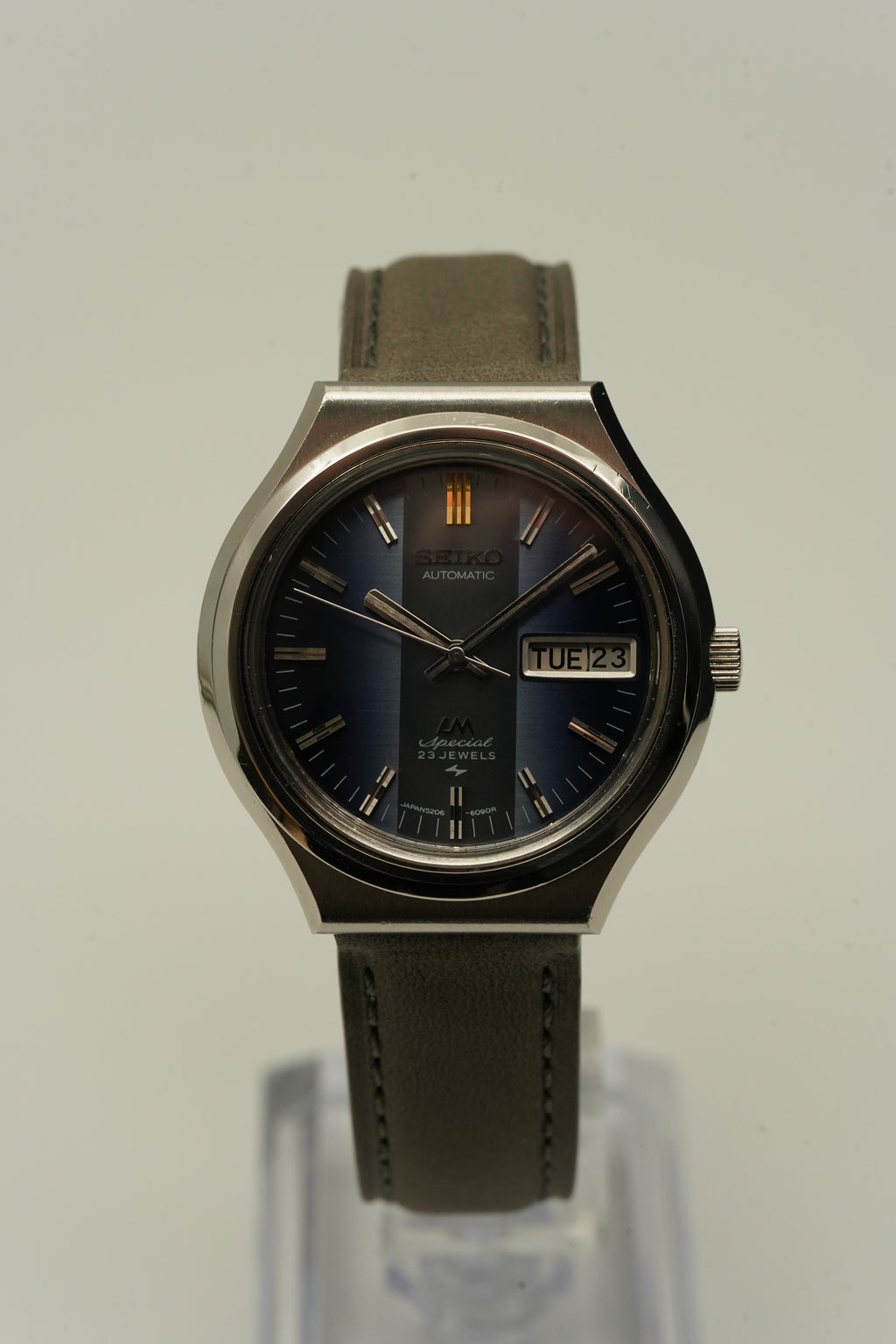 Seiko Lord Matic Special (Ref. 5206-6090) – Blue Gradient Dial – Fully Serviced